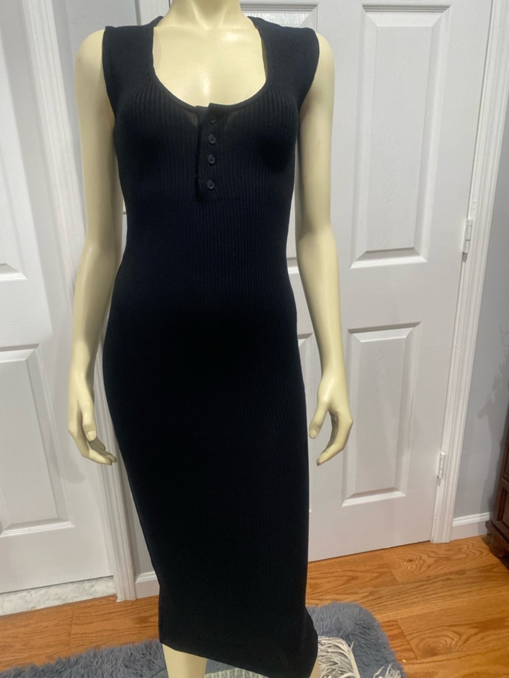 Zara beautiful, black / Size S  Ribbed Button Front Detail Sleeveless Midi dress